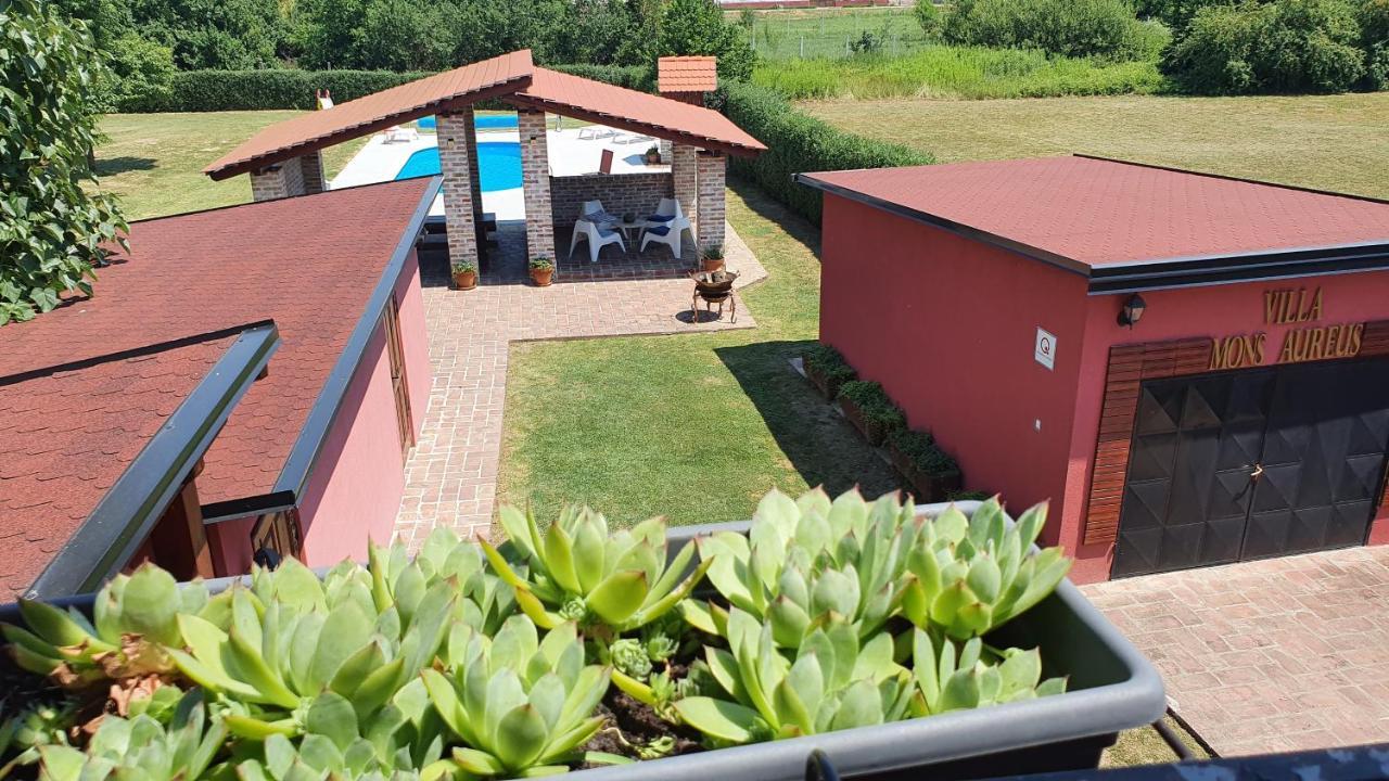 Villa Mons Aureus Popovac Екстериор снимка