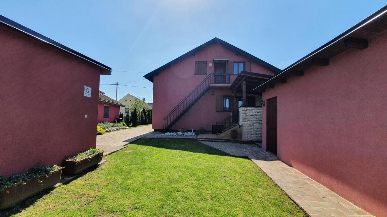Villa Mons Aureus Popovac Екстериор снимка