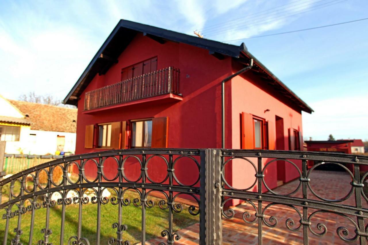 Villa Mons Aureus Popovac Екстериор снимка
