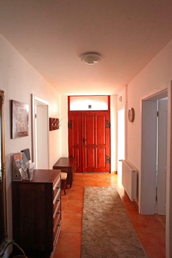 Villa Mons Aureus Popovac Екстериор снимка